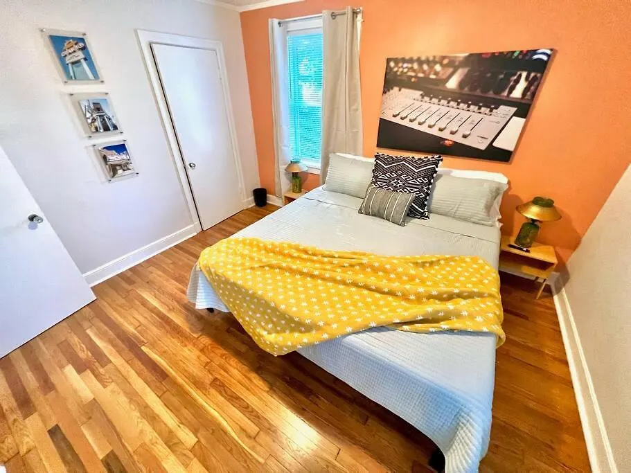 Retro 1Br For 4 With King Bed Near Zoo And Liberty Bowl Lägenhet Memphis 0*,  USA